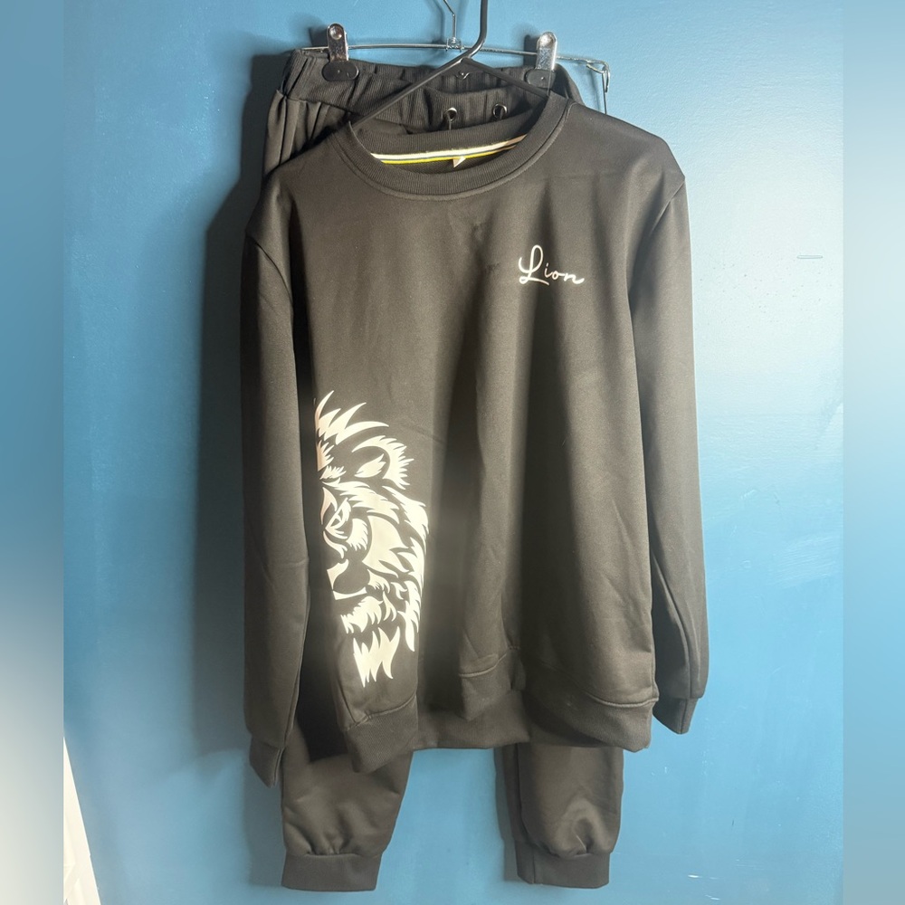 Black Lion Graphic Sweatshirt and Pants Set